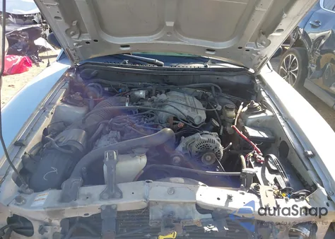 1998 Ford Mustang z USA, uszkodzony, nr VIN 1FAFP4042WF270813